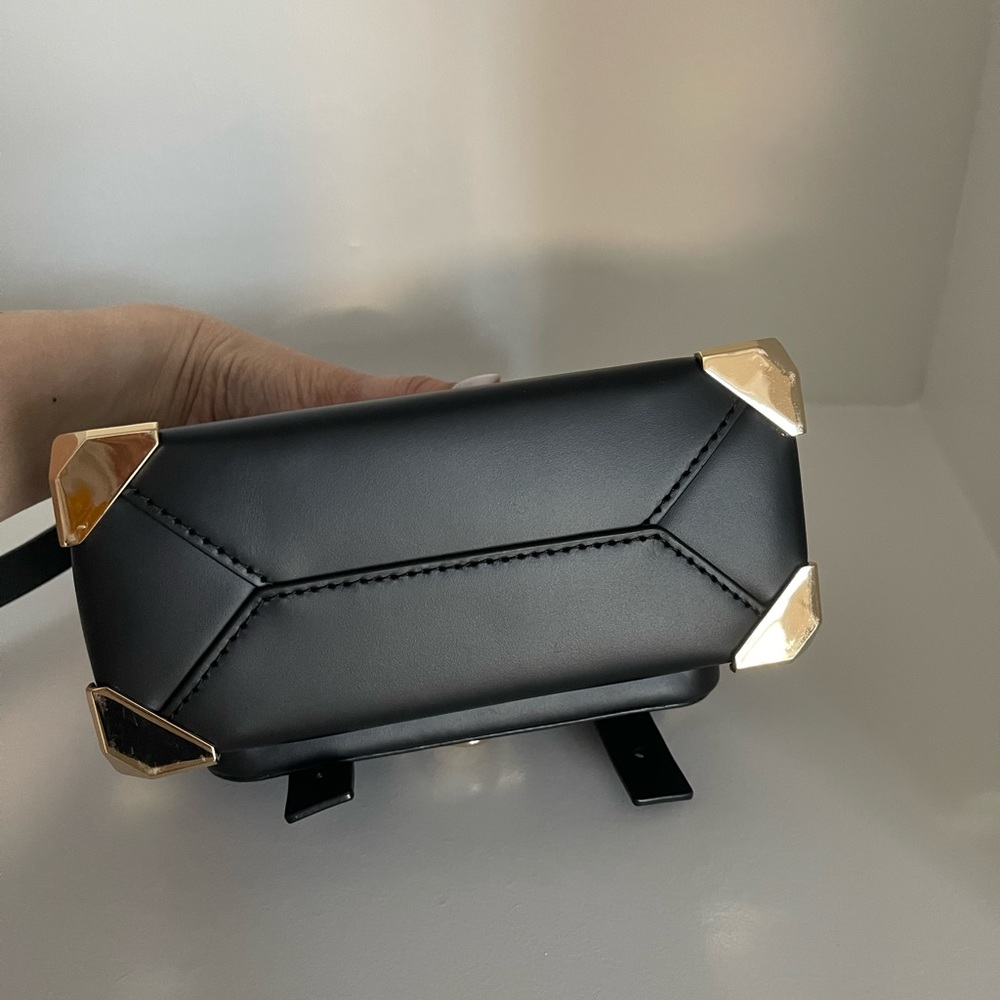 Small black and gold bag - Picture 7 of 7